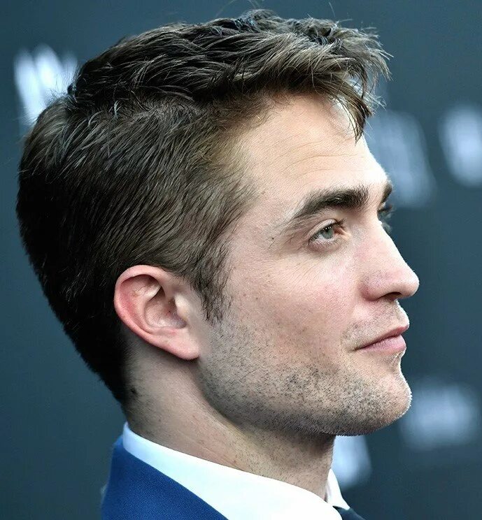 Актер лоб. Robert Pattinson jawline.