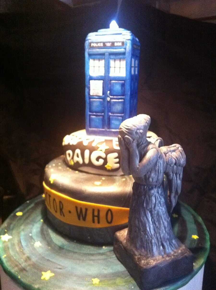 Торт тардис. Торт доктор кто на день рождения. Торт в стиле доктор стрэндж. Торт волшебство. Торт «врачу».