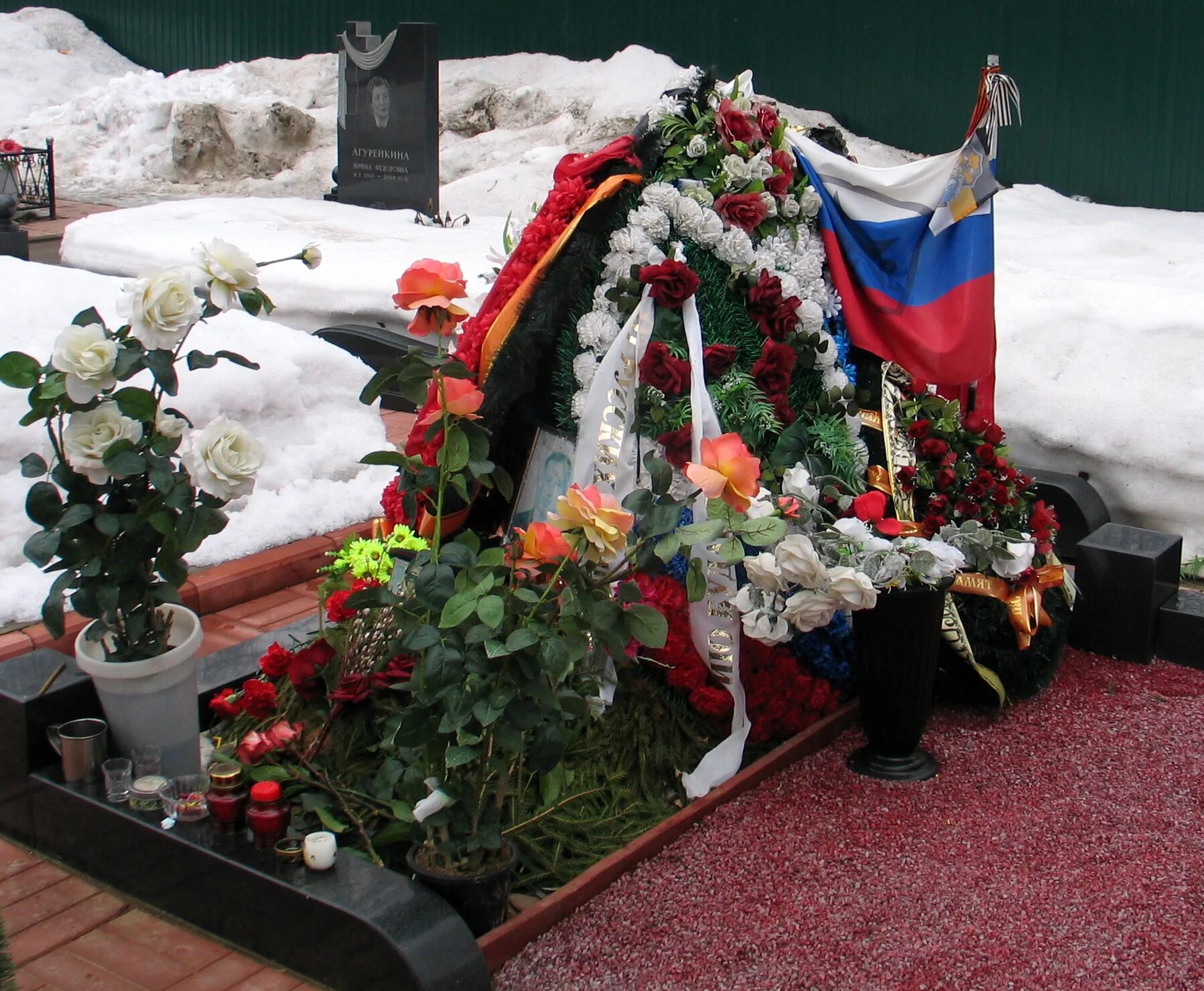 Где буданов последние новости на сегодня. Полковник Буданов могила. Могила Юрия Буданова.