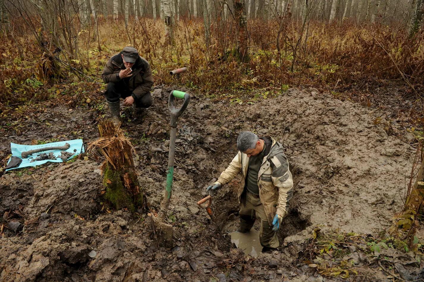 Нашли закопанный самолет. Обнаружены закопанные истребители. Остановился как вкопанный