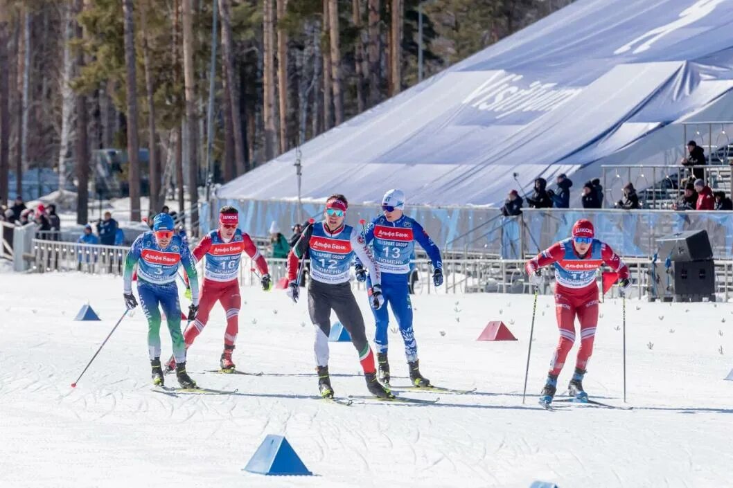 Чемпионат россии по лыжным гонкам эстафета мужчины. Лыжники России. Горнолыжный спорт. Лыжник фото.