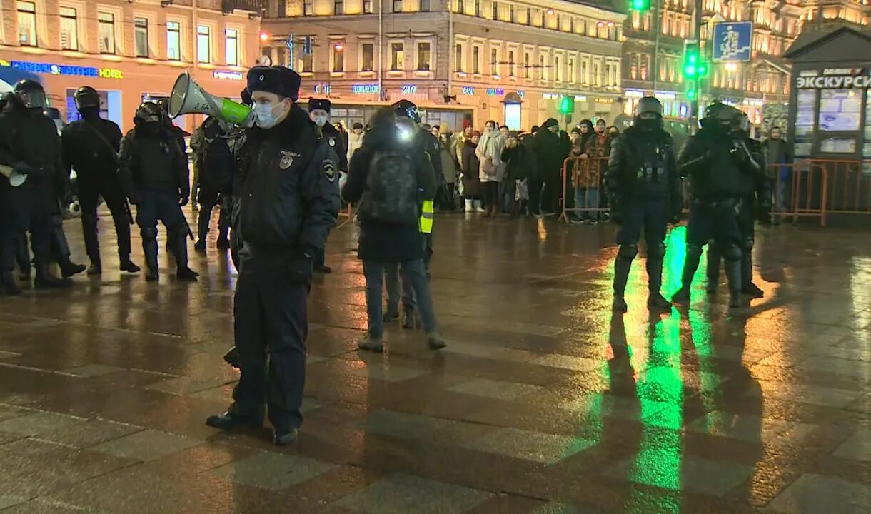 Хлопки в петербурге сегодня