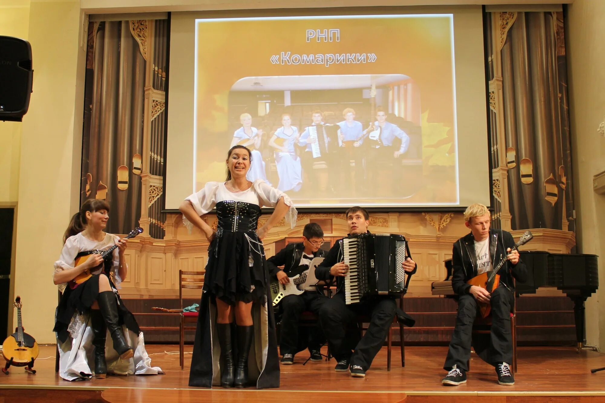 Дмш 3 екатеринбург. Бердская музыкальная школа преподаватели. 3 музыкальная школа екатеринбург. преподаватель музыкальной школы. дмш екатеринбург поступающим.