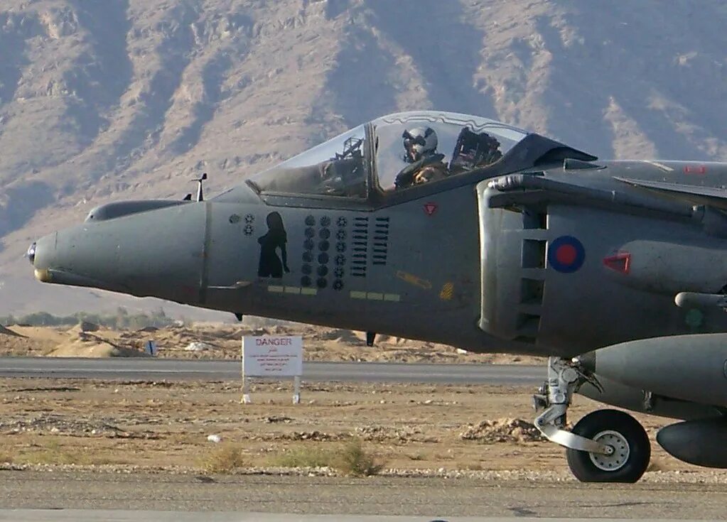 Самолёт bae mk7 harrier. Самолёт harrier gr 7. Gr 9. 9. Gr 9.