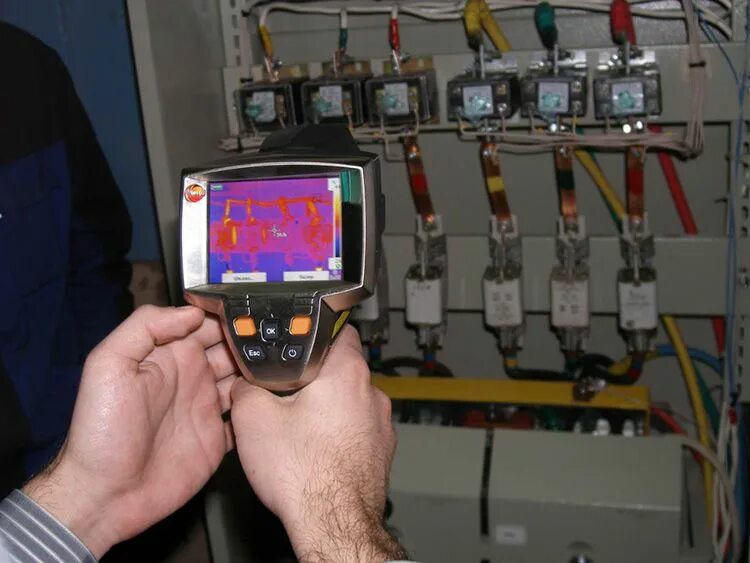 Энергетическое обследование зданий. Тепловизионный контроль электрооборудования 110 кв. тепловизионное обследование электроустановок. тепловизор для электриков. тепловизор для тепловизионного обследования электрооборудования.