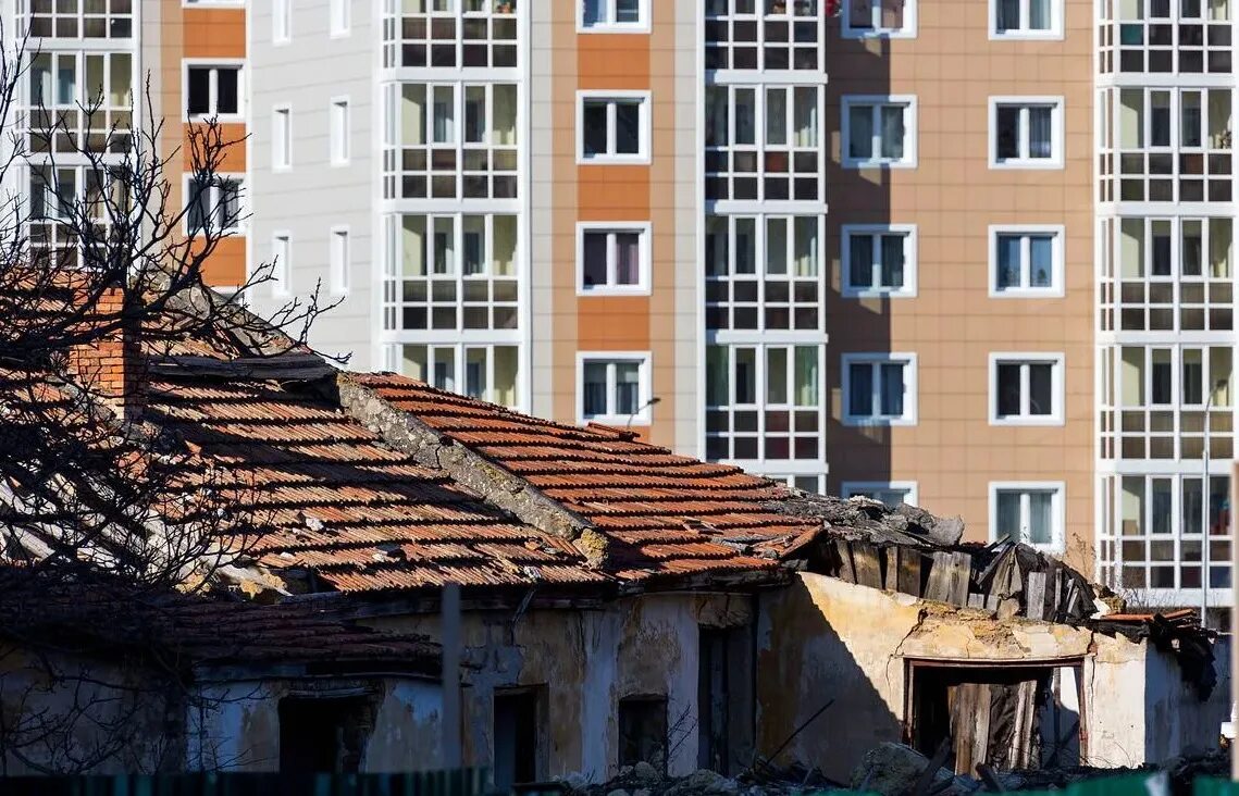 Переселение из ветхого и аварийного жилья. Программа переселения из ветхого жилья. Переселение из аварийного жилья. Инфографика квартира. Программа переселения из ветхого и аварийного жилья.