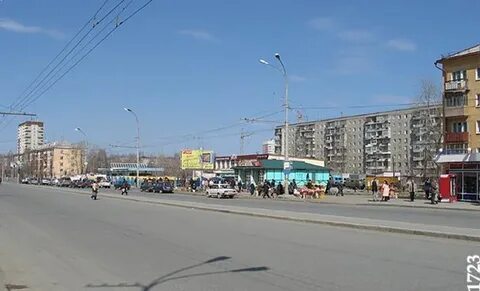 Космонавтов 90