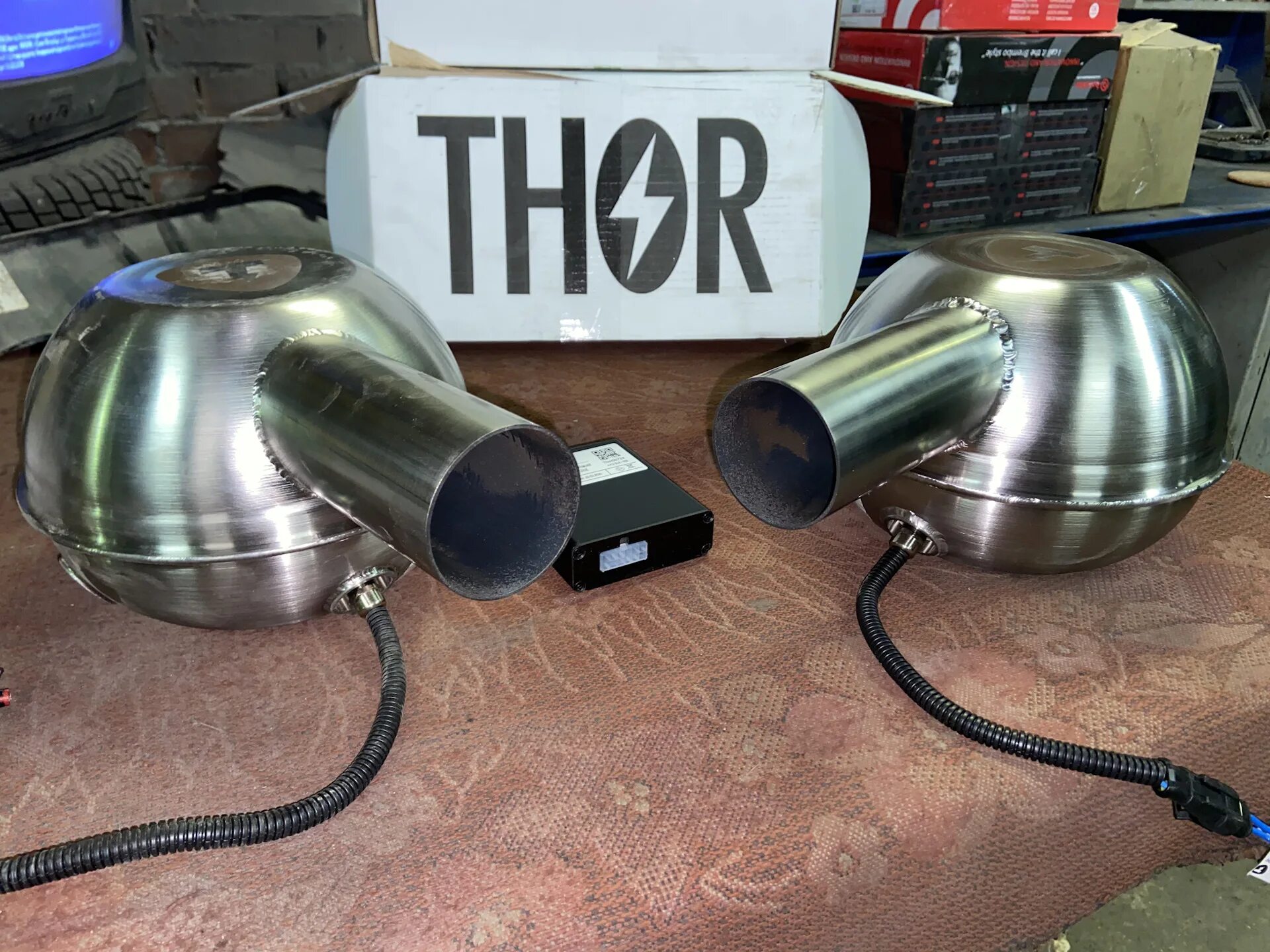 Генератор активного выхлопа. Активный выхлоп thor. thor электронная выхлопная система. thor выхлоп 320i. thor динамик выхлопа.