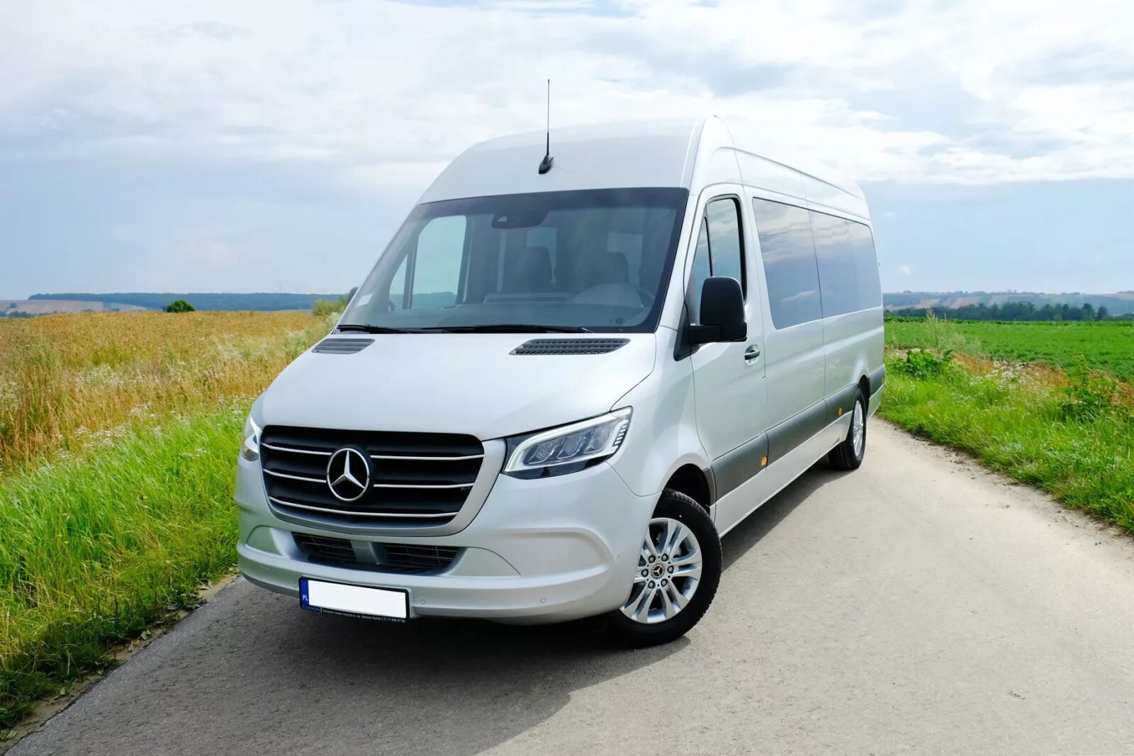 Mercedes sprinter кузов. Мерседес Спринтер 907. W907 Mercedes Sprinter. Мерседес Спринтер 907 кузов. Мерседес Бенц Спринтер 2021.