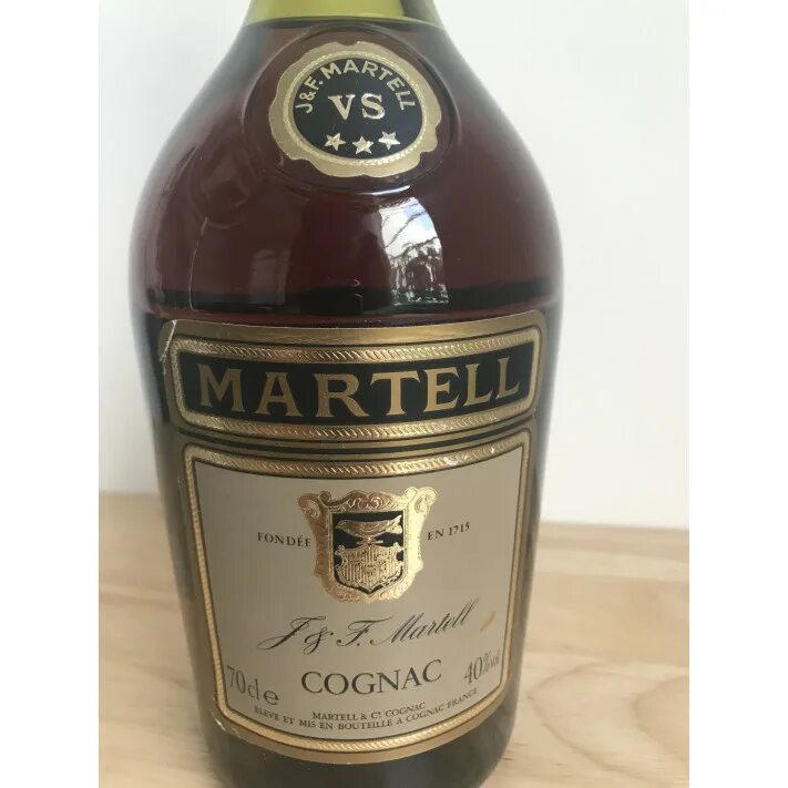 Мартель коньяк 1715. Коньяк Martell Cognac fondee en 1715 vs. Коньяк Martell fondee en 1715. Мартель коньяк 3 звезды. Купить коньяк f