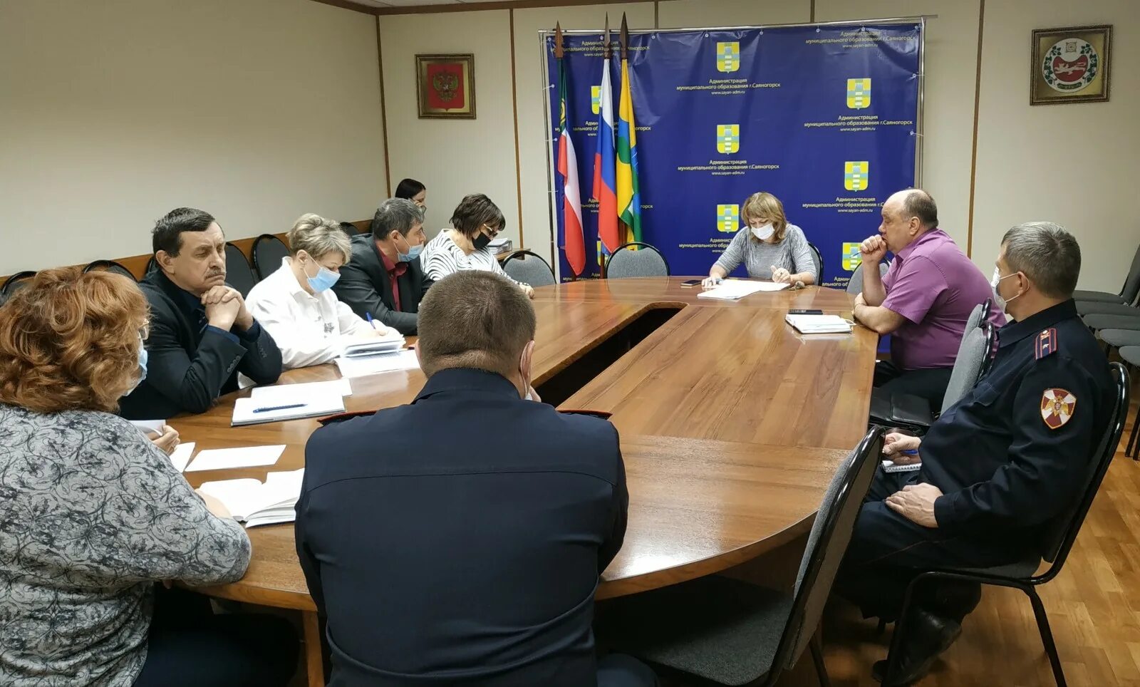 саяногорск последние новости. саяногорск тв 7. администрация муниципального образования город саяногорск. зал администрации саяногорск. саяногорск 2020.