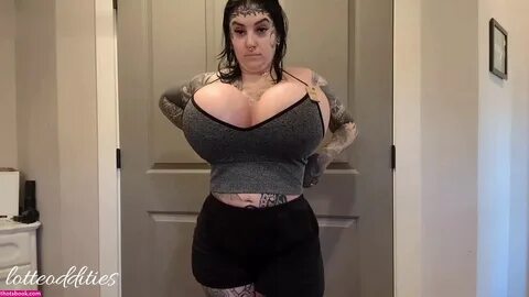 LotteOddities Charlotte Nude Onlyfans Photos 2.