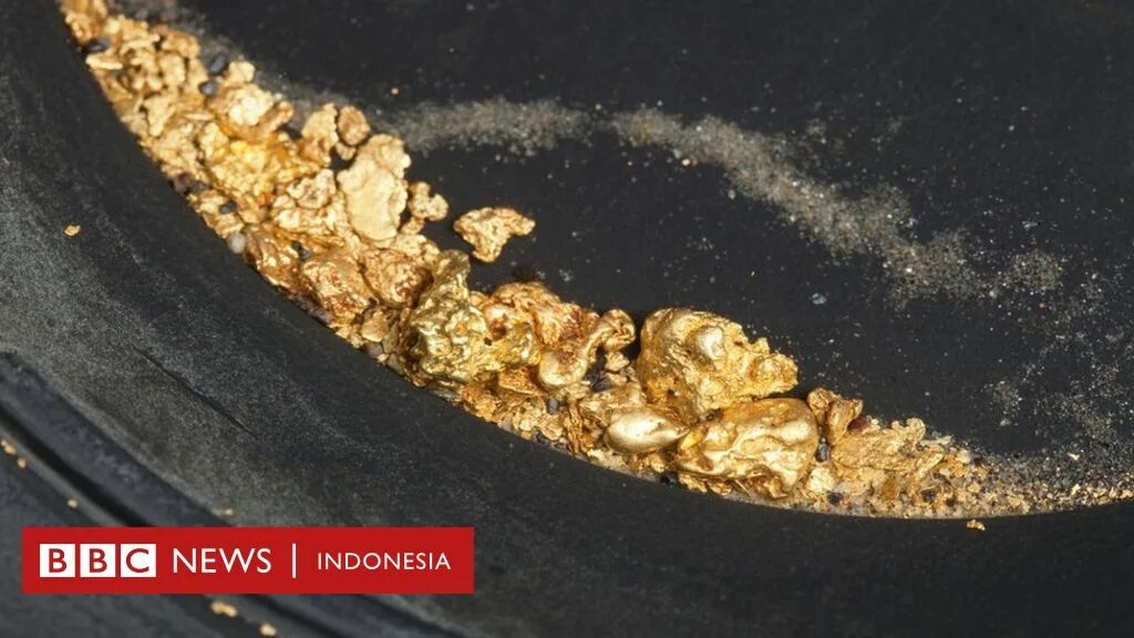 Достояние севера золотая эмблема. Золото северного урала печать компании. Золото севера. Золото северного урала логотип. Мою золото на севере.