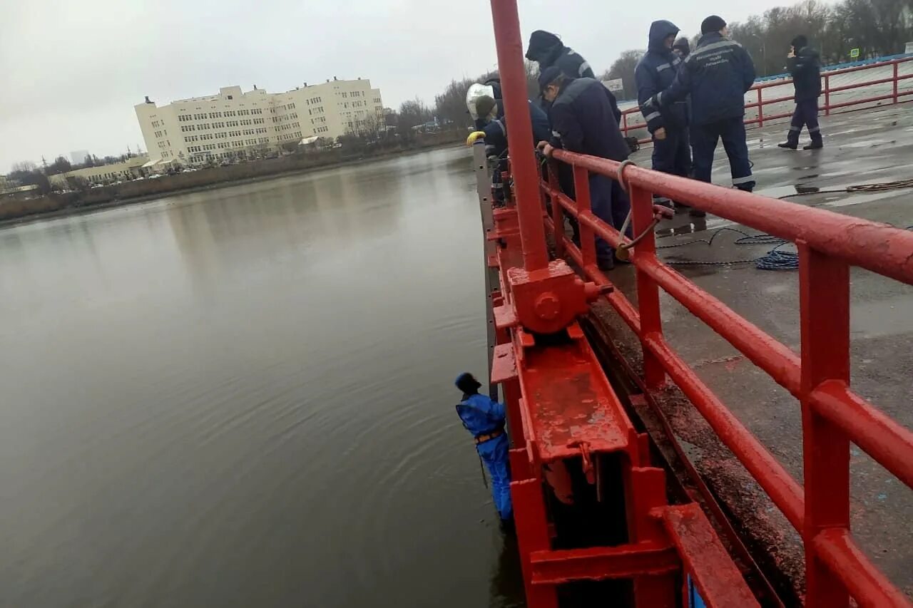 На Северном водохранилище в Ростове прорвало дамбу. Северное водохранилище Ростов на Дону. Дамба на Северном Ростов-на-Дону. Дамба Северное водохранилище.