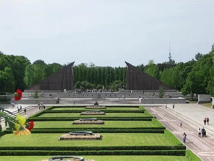 Парки мемориальные комплексы