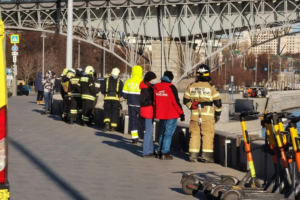 Сильные новости в москве. Авария на набережной сегодня Москва. Новости Москвы. Аварии на Набережных Москвы. ДТП на набережной сегодня Москва.