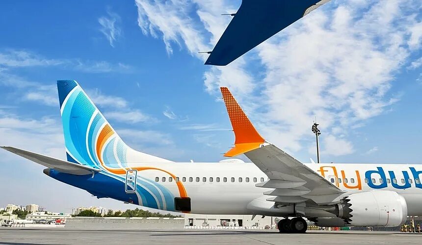 Оаэ самолет flydubai. Boeing 737-800 flydubai. Fly dubai 737 800. Аэропорт дубай flydubai. Боинг 737 флай дубай.