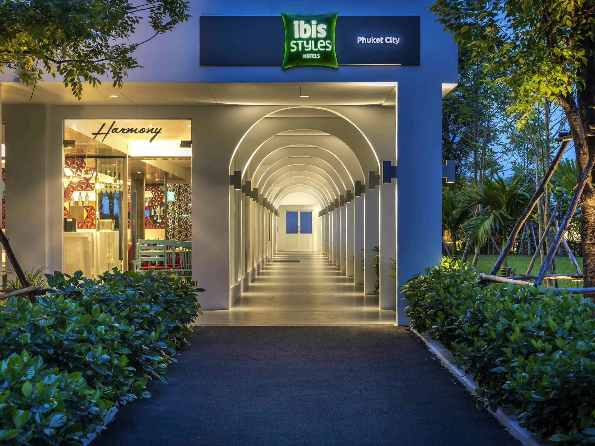 Ibis styles phuket city. Ibis styles phuket city 3*. ibis styles phuket city 3* (phuket-city). ibis styles phuket city - sha plus отель. recenta phuket suanluang.