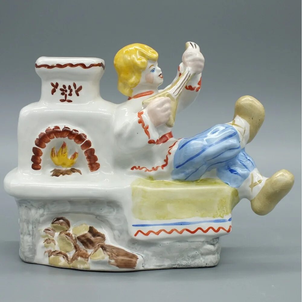 Фарфор сказки. Фарфор триптих золотая рыбка вербилки. Советские статуэтки. Статуэтки дулевского фарфорового завода. Фарфор сказки.