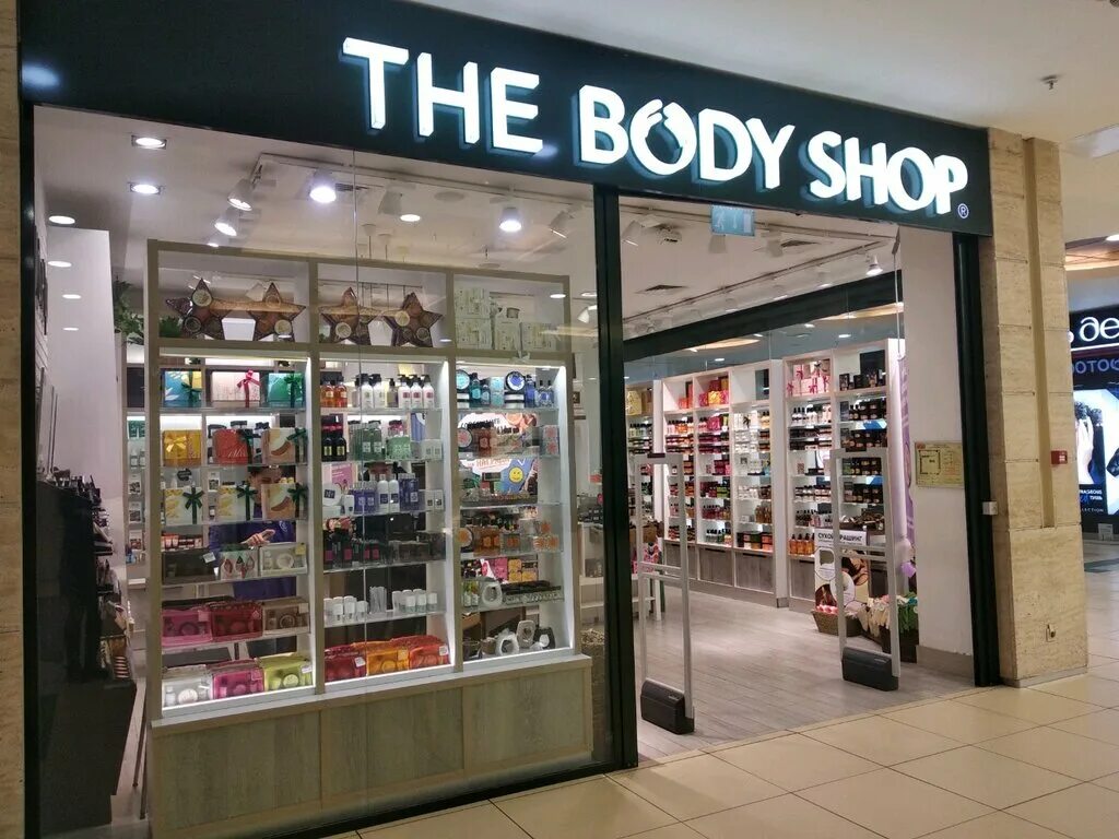 боди магазины москва. The body shop магазин. The body shop магазины в москве. Body shop фото магазинов. основатель боди шоп.