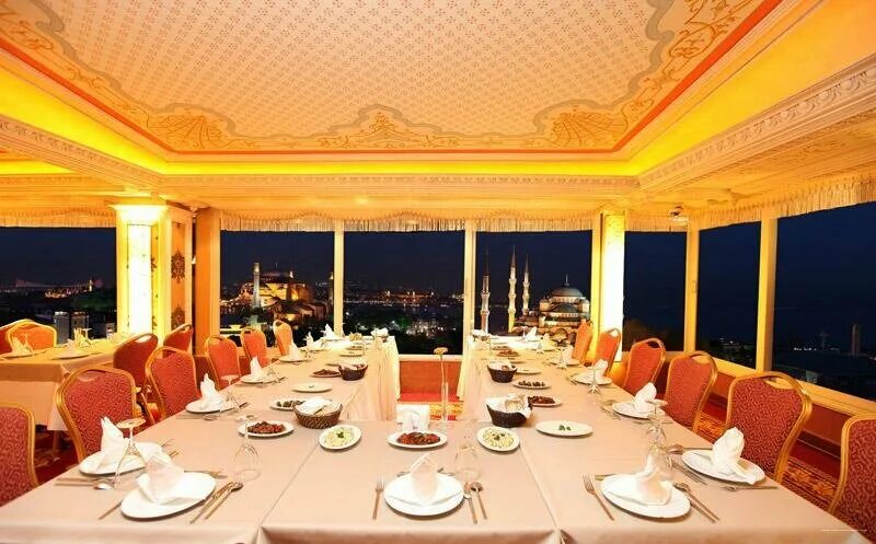Valeria deluxe hotel sultanahmet. Deluxe golden horn стамбул. Deluxe gold. стамбул отель делюкс голден хорн султанахмет отель. Orient express sultanahmet 4*.
