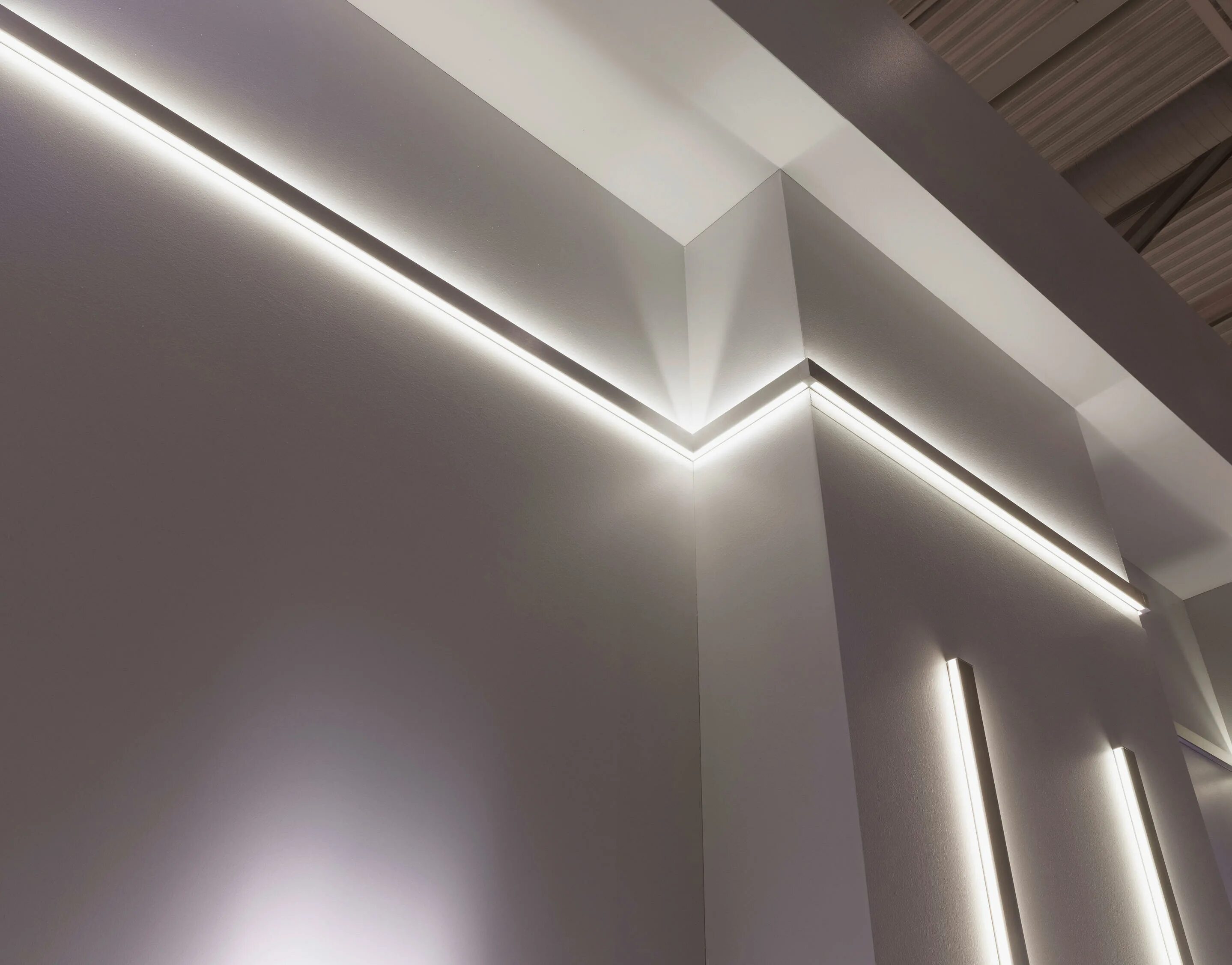 Light on led. Линейные светодиодные светильники центрсвет. линейный светильник liner centrsvet 2000 мм. orac decor, карниз c380 l3 linear led lighting. накладной светодиодный профильный светильник центрсвет.