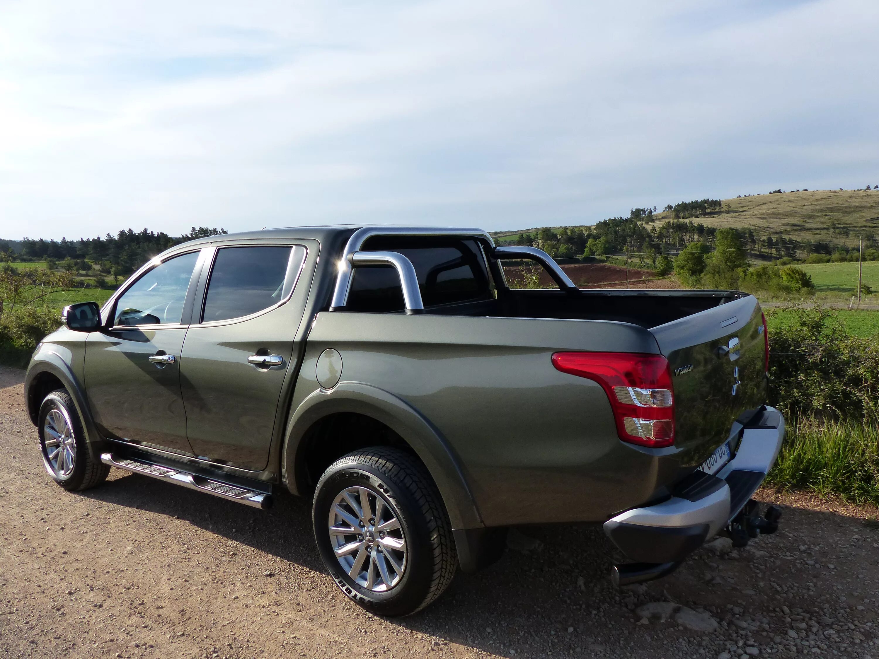 Новый мицубиси л200. Митсубиси л200. Mitsubishi l200. Пикап Митсубиси л200. Митсубиси л200 2020.