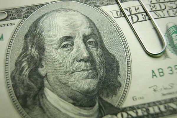 Вашингтон изображен на купюре. Джордж вашингтон на 100 долларовой. джордж вашингтон на долларовой купюре. джордж вашингтон доллар. джордж вашингтон на купюре.