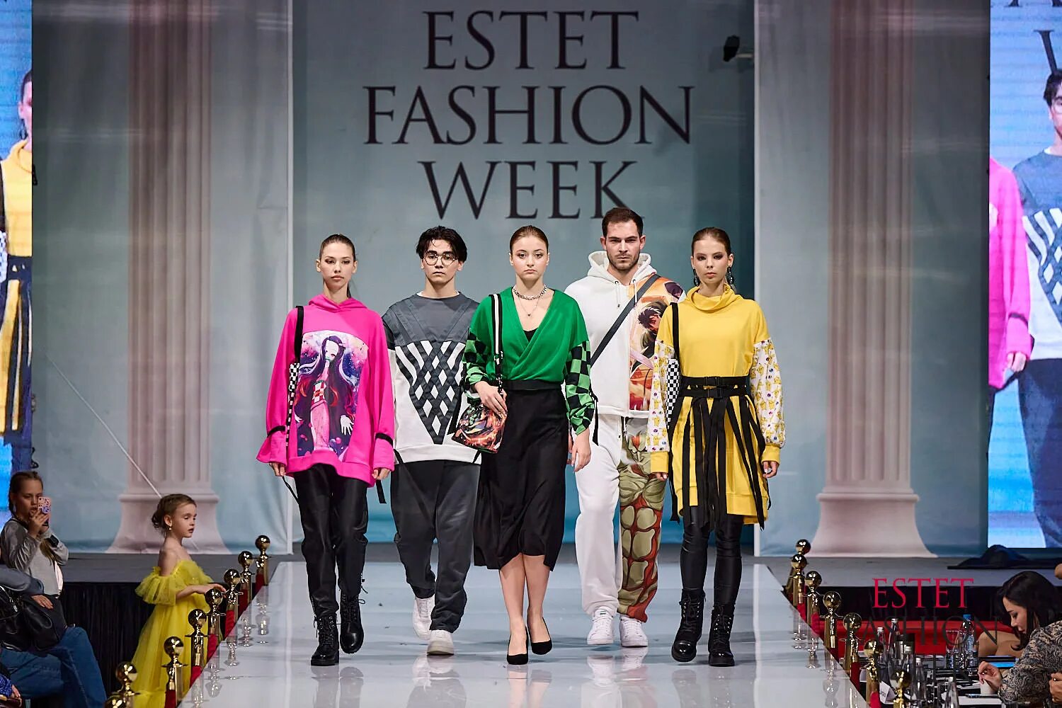 Эстет фэшн вик 2024. Estet Fashion week Москва. Estet Fashion week 2022. Estet Fashion week 2022 модели. Мода в Москве.