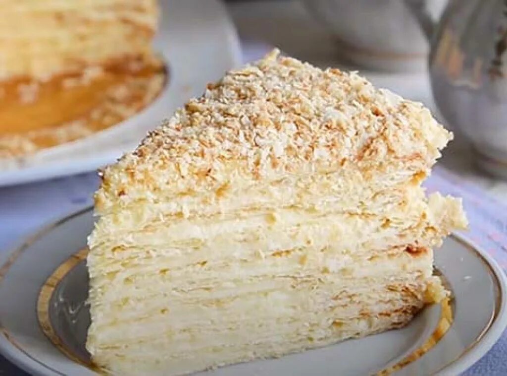 Рецепт самого вкусного наполеона заварным кремом. Кухня наизнанку торт Наполеон с заварным кремом. Наполеон из слоёного теста с заварным кремом. Творожный торт с заварным кремом. Торт Наполеон творожный на сковороде.