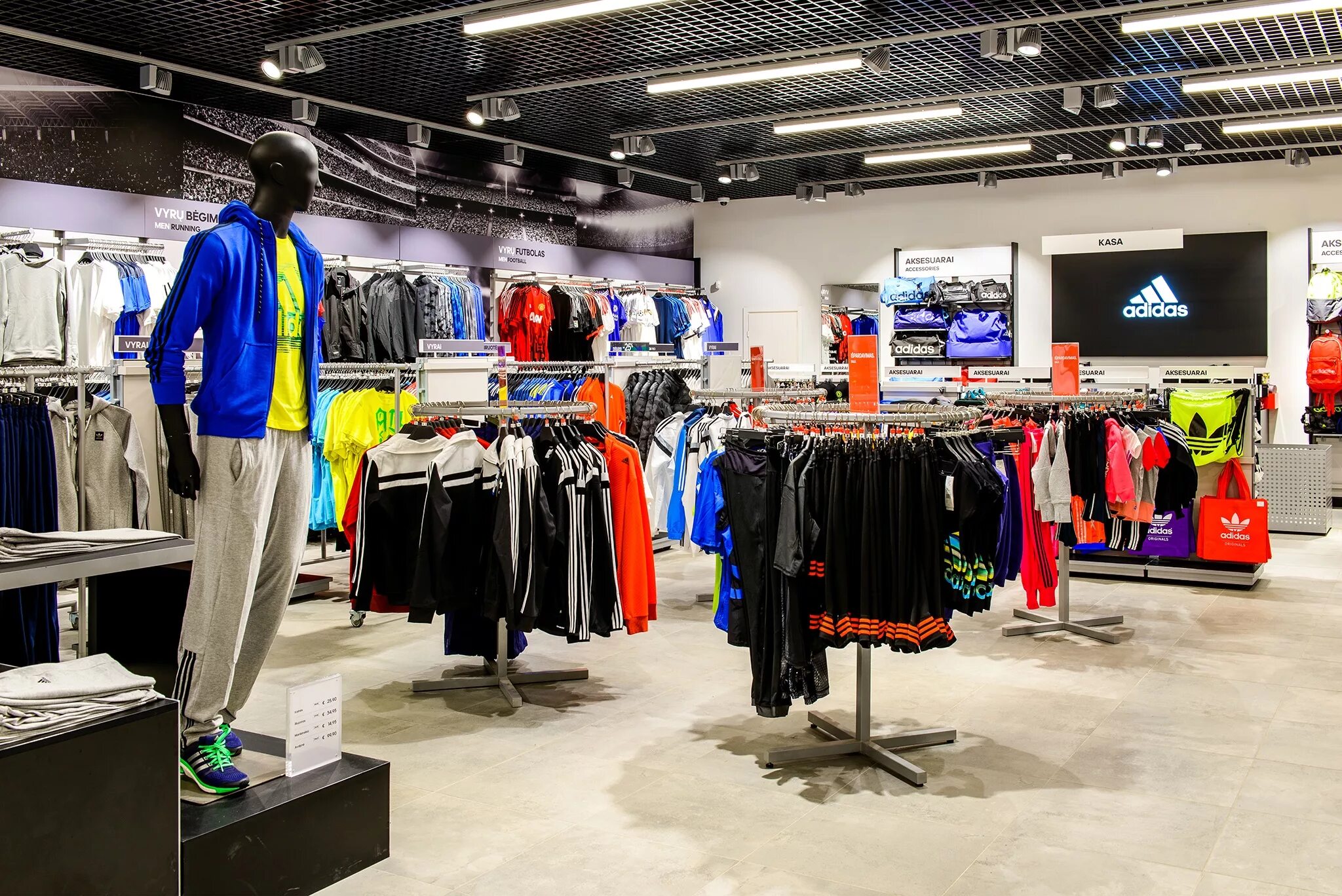 Adidas Store. Адидас магазин адидас. Адидас аутлет. Адидас Outlet.