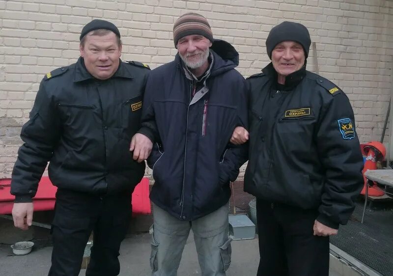 Сотрудник безопасности. Охрана два через два. Чоп группа алекс. Ооо чоп командор 2л. Требуется охранник.