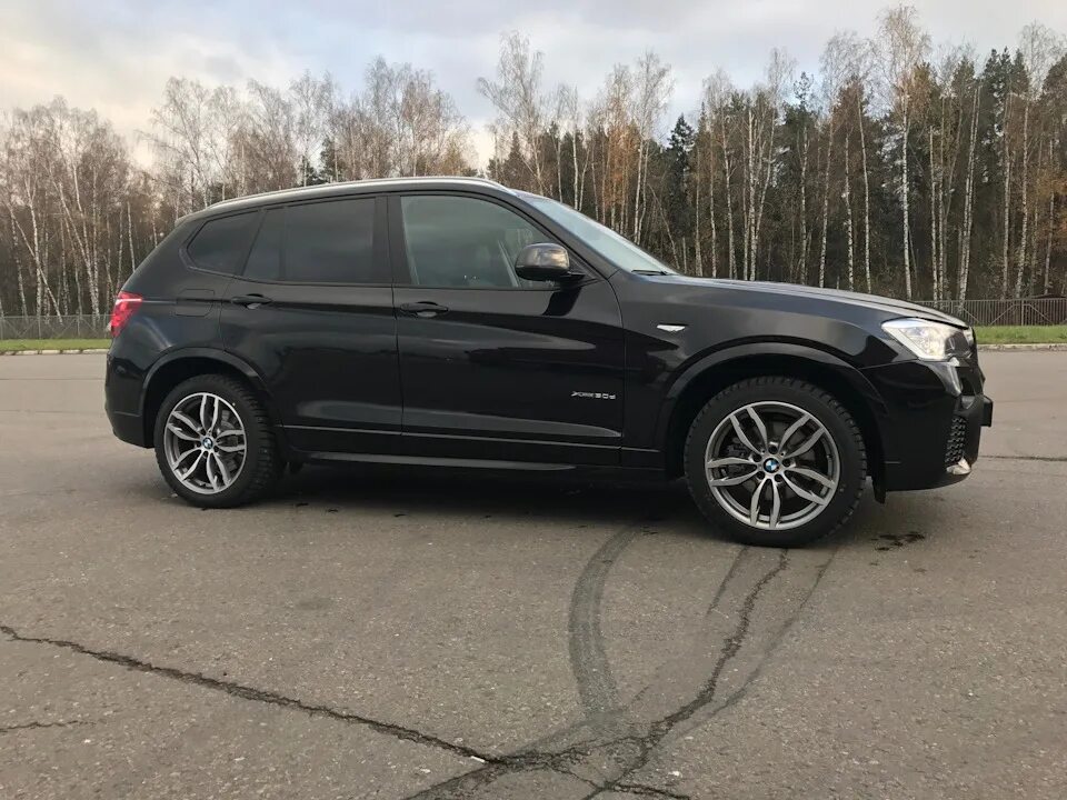 Шины на бмв х3. BMW x3 r20. BMW f25 r19. BMW x3 f25 диски r19. BMW f25 r22.