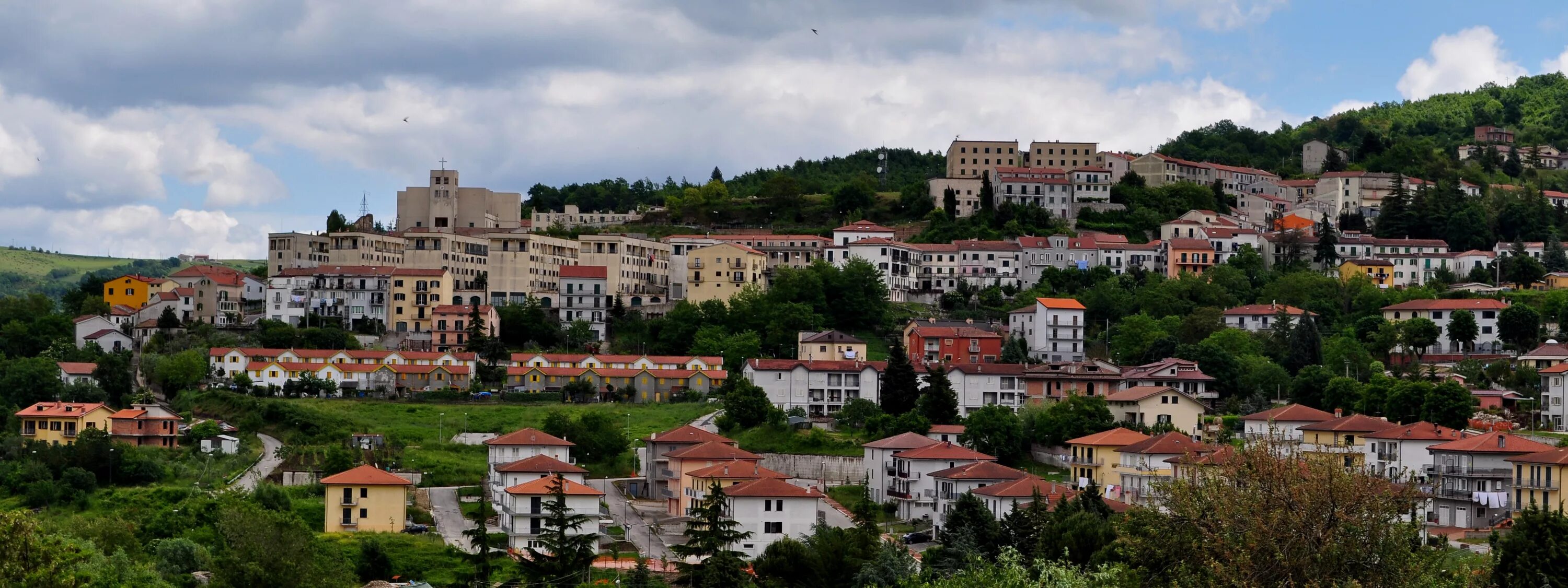 Idealista italy. Пескара коммуна в италии. Италия рим фото. Idealista italy. Виллы озера маджоре.