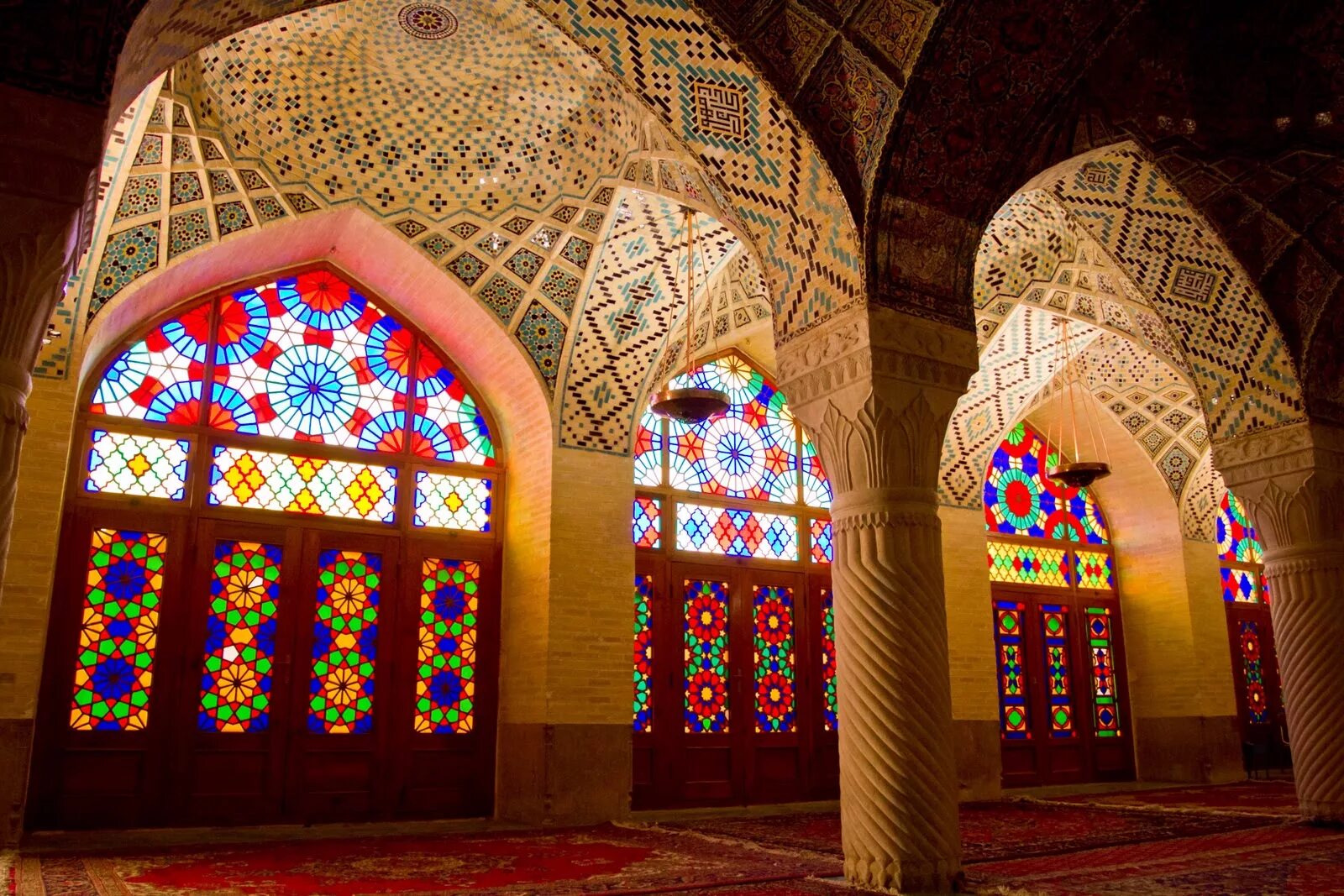 Стены мечети. Стены мечети. Арабская вязь в храме св. Арабская архитектура михраб вектор. Украшение мечети.