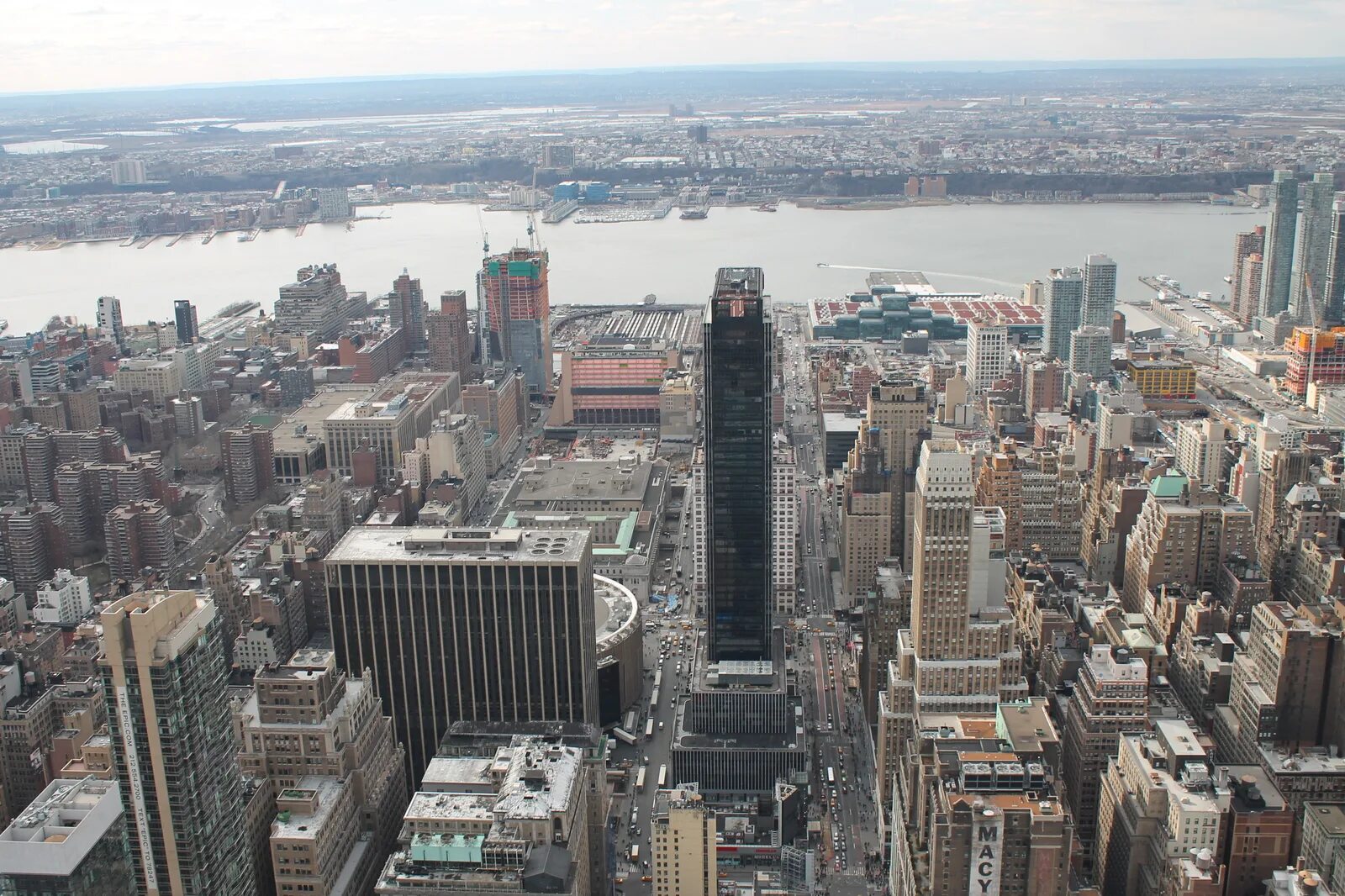 New york is really. Человек паук центр Нью Йорка. Нью Йорк в реальной жизни. Нью Йорк интересные места для подростков. Spider man ps4 реальные места Нью Йорка.