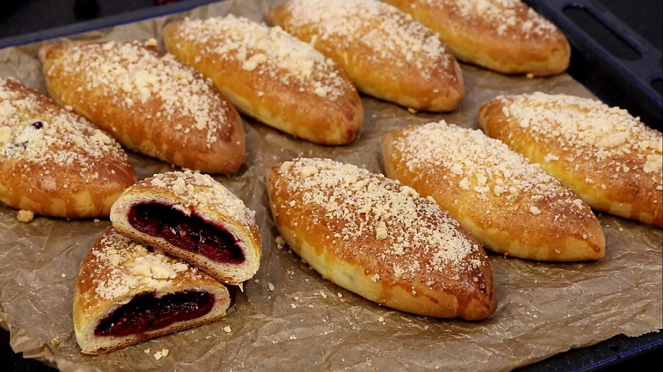 Пирожки с джемом. Сдобные пирожки с вишней. Пирожки с джемом. Пирожки с вишней. Пирожок с конфитюром.
