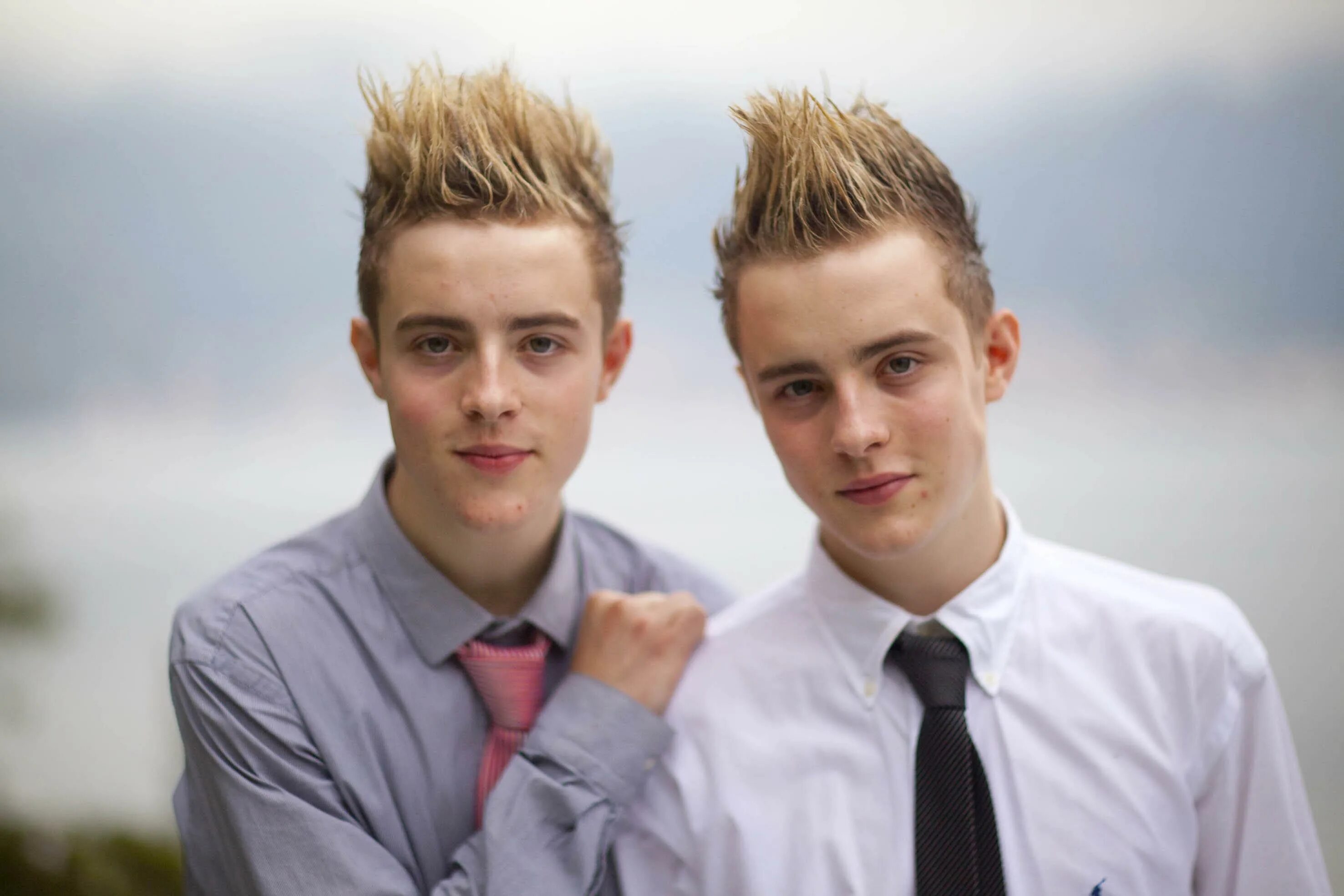 Jedward. Близнецы джедвард. Jedward 2023. Jedward 2022. Братья близнецы группа