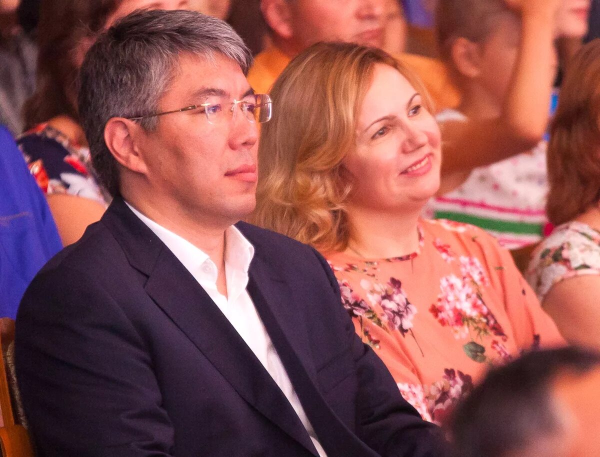 Руководитель и супруг. Жена Цыденова Алексея Самбуевича.