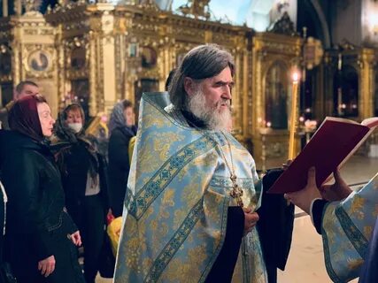 Вечерняя служба в церкви сегодня