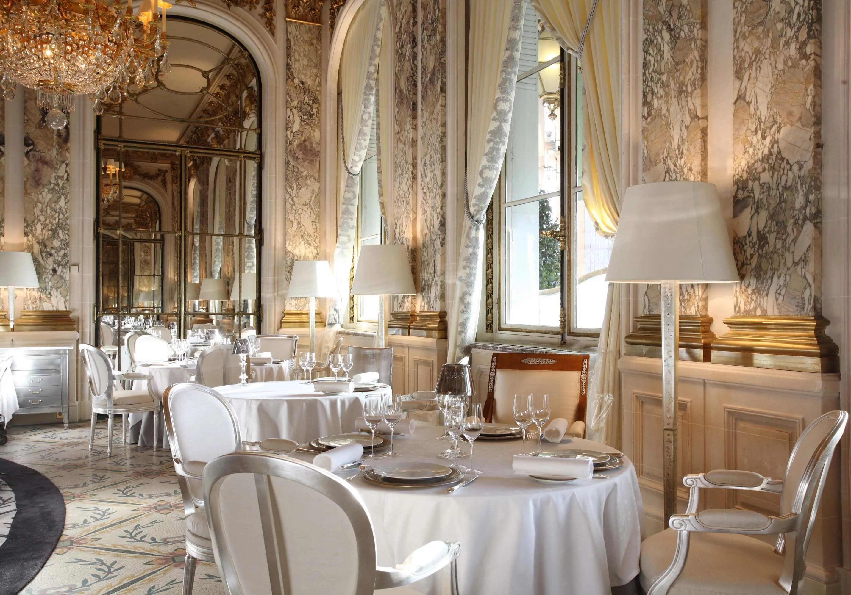 Французские изысканные. Le Meurice (Париж). Alain Ducasse ресторан Париж. Отель le Meurice в Париже. Meurice, Париж ресторан le Meurice.