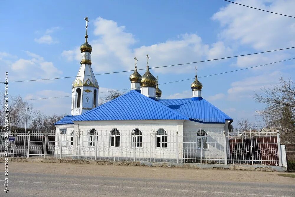 Церковь Покрова Пресвятой Богородицы Новотитаровская. Церковь станица Новотитаровская. Краснодарский край Динской район станица Новотитаровская. Храм станица Динская Краснодарский край.