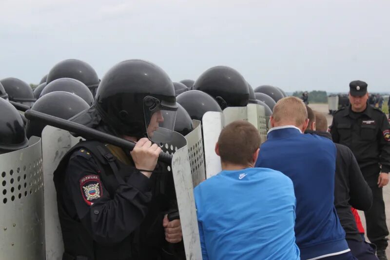 Предупреждение массовых беспорядков. Пресечение массовых беспорядков. Пресечение массовых беспорядков полицией. Организация специальной операции по пресечению массовых беспорядков. Специальные подразделения при массовых беспорядках.