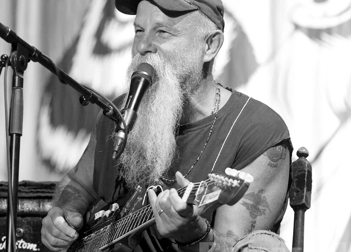 Seasick Steve инструменты. Стив Моррис. Гитарист Стив блюз рок фестиваль Seasick. Seasick steve