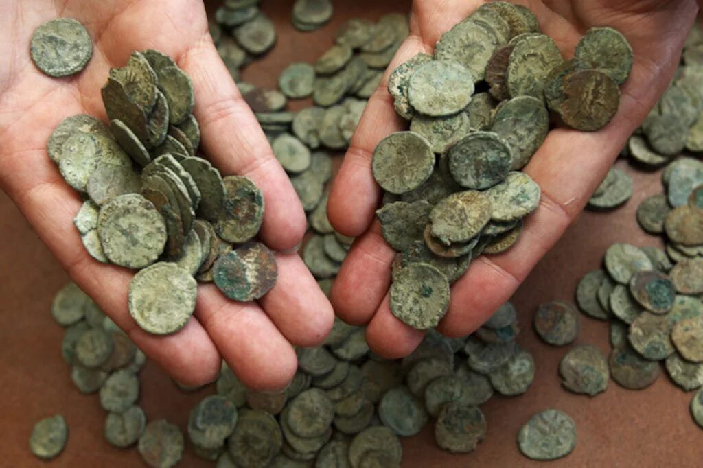Старинные монеты. Клады античных монет. Металлические деньги. Древние деньги. Где найти денежки