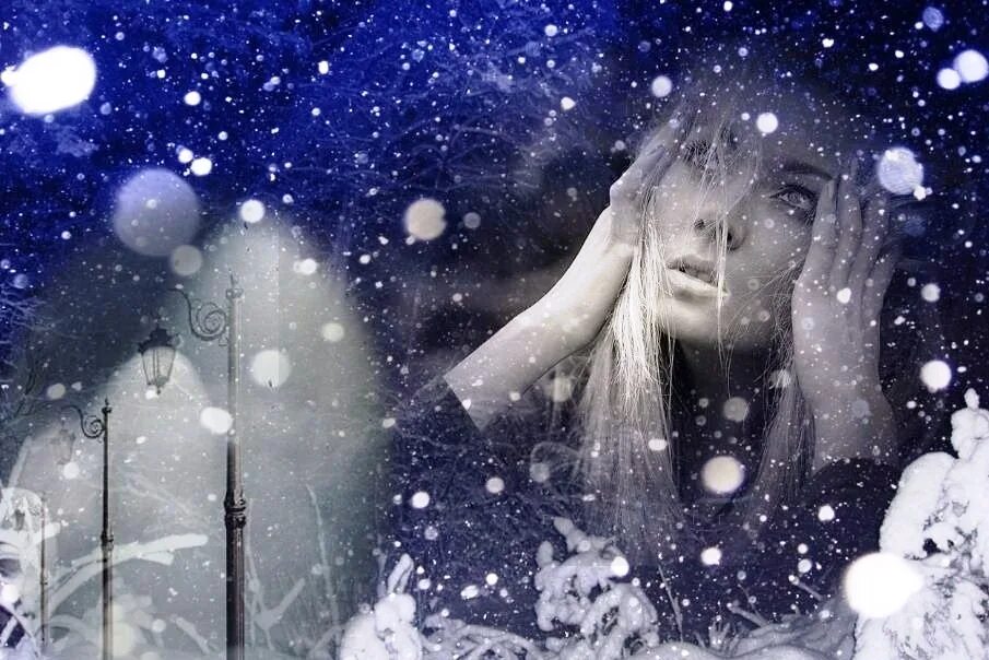 Снег падает с неба. Девушка, снег кружится. Девушка зимой ночью. Зима любовь грусть.