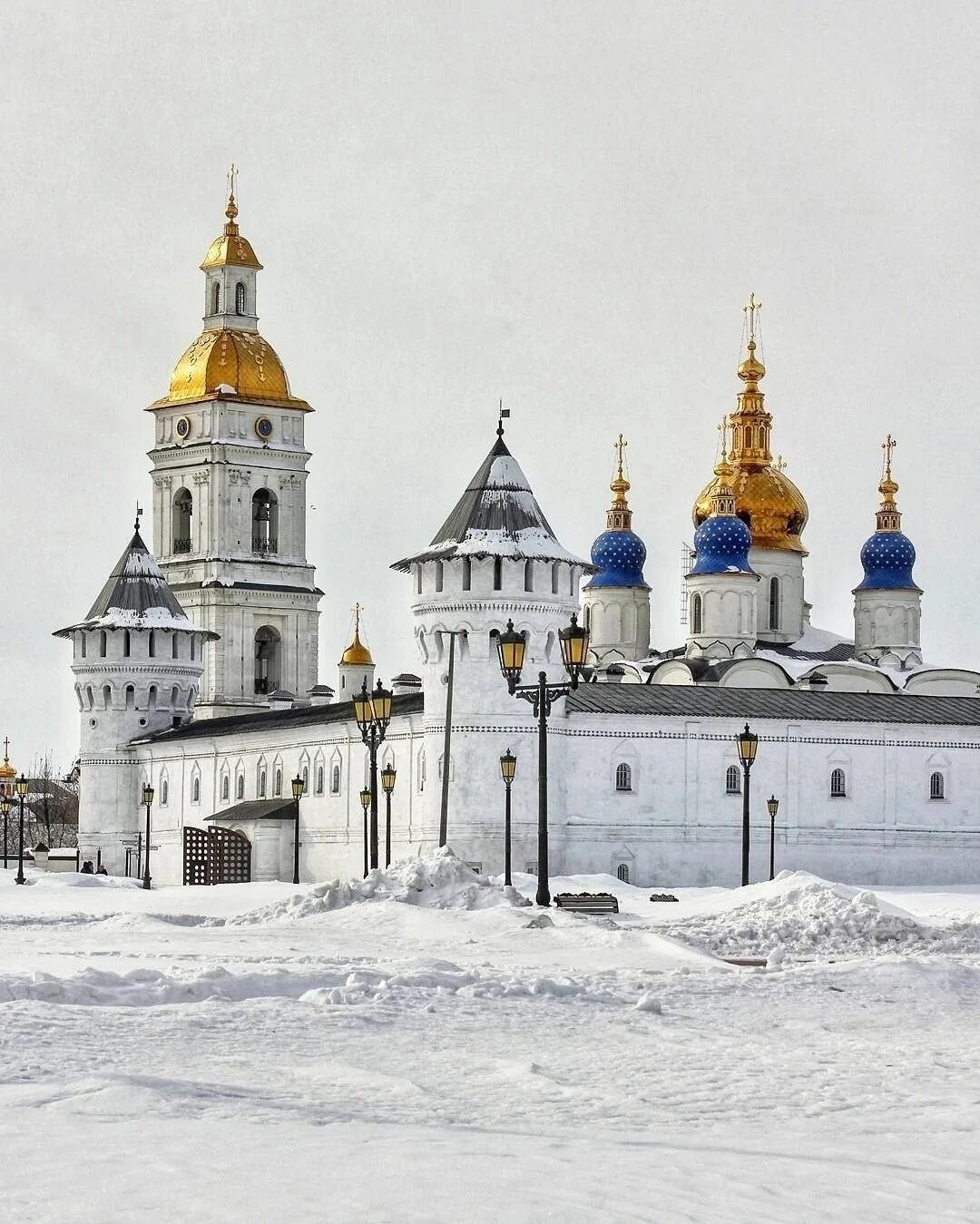 Тобольский кремль. Каменный Кремль в Тобольске. Тобольск Кремль. Тобольский Кремль Тюмень.