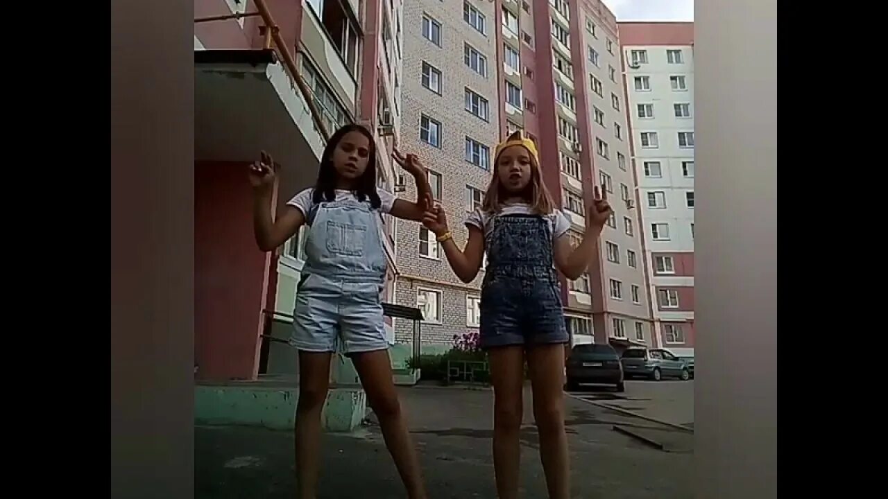 Ламбада поет девушка. Эли авдаев ламбада. ламбада скрип. ламбада поёт девушка песня. ламбада лосино петровский первая майская.