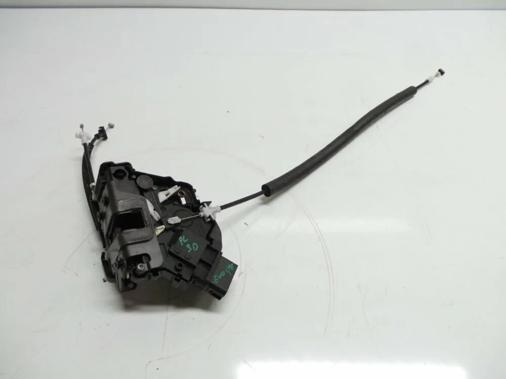 Замок range rover. Замок range rover. Замок на рендж ровер вок 2006. Замок двери range rover p38. Замок range rover.