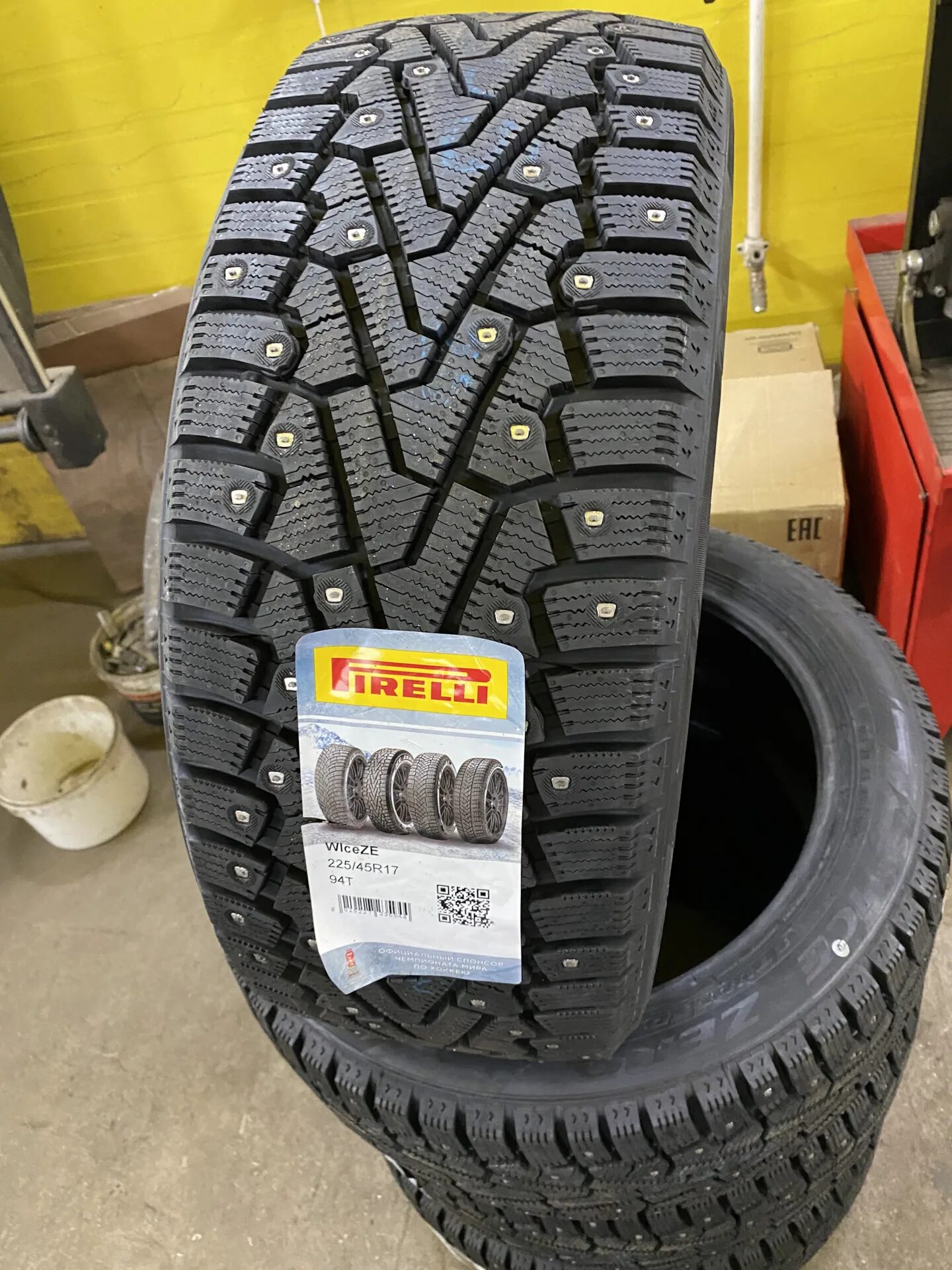 Ice zero xl отзывы. Pirelli ice zero 215/65 r17. pirelli winter ice zero 225/65 r17. pirelli winter ice zero 225/45 r17 94t. 225/45 r17 pirelli winter ice zero 94t xl.